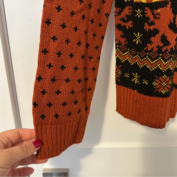 Harry Potter Gryffindor Pullover Knit Sweater Size Large Women’s - Picture 5 of 11